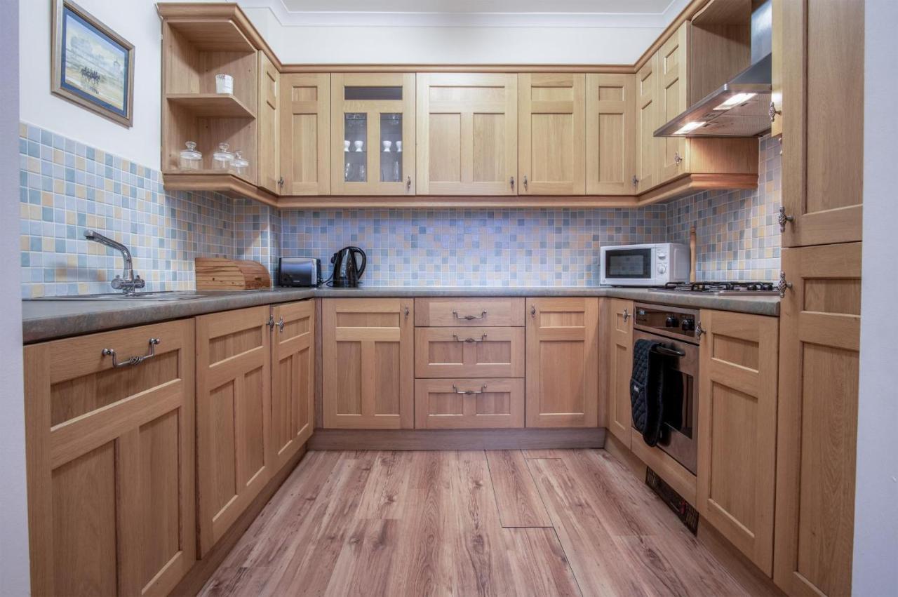 Arcadia - 1 Bedroom Apartment - Tenby Bagian luar foto