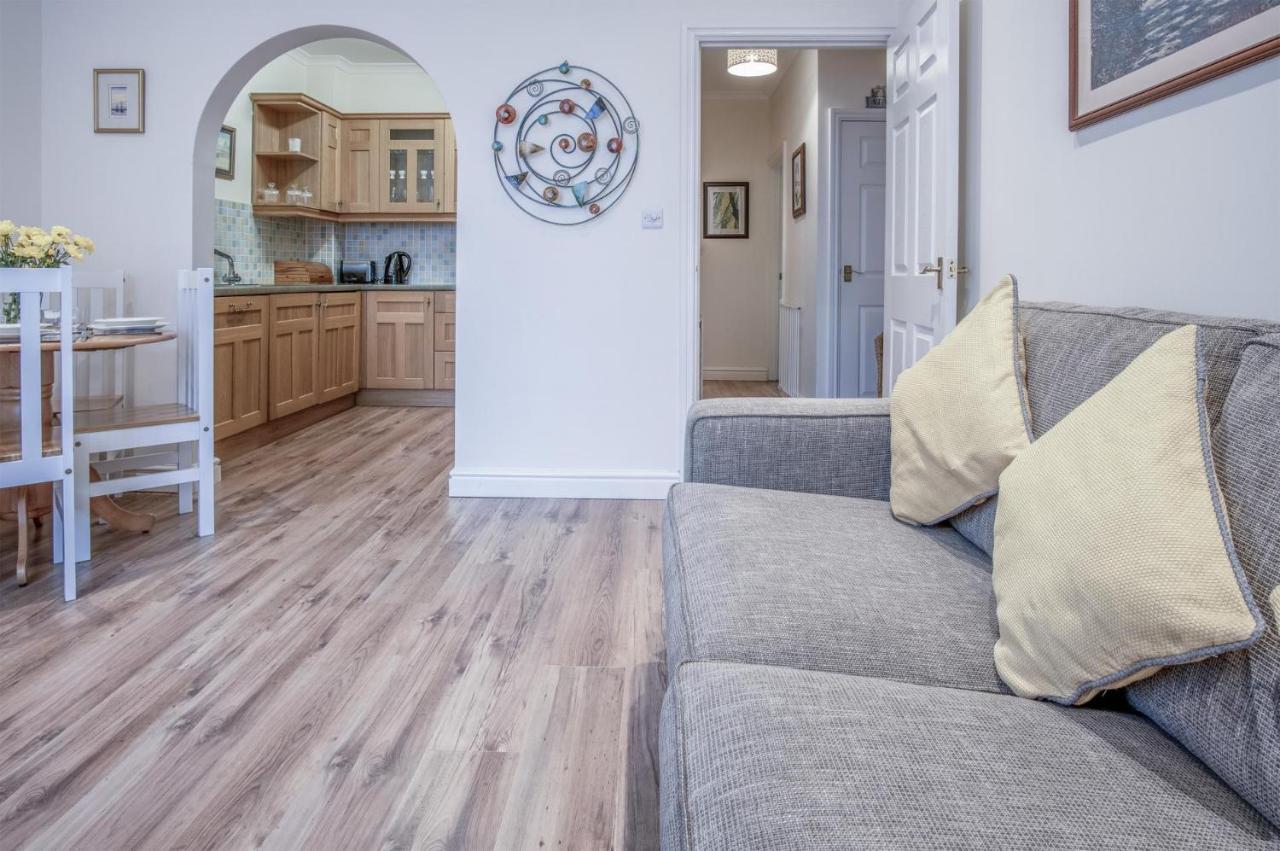 Arcadia - 1 Bedroom Apartment - Tenby Bagian luar foto