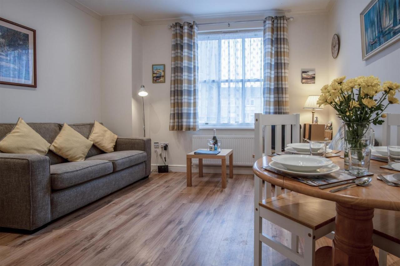 Arcadia - 1 Bedroom Apartment - Tenby Bagian luar foto