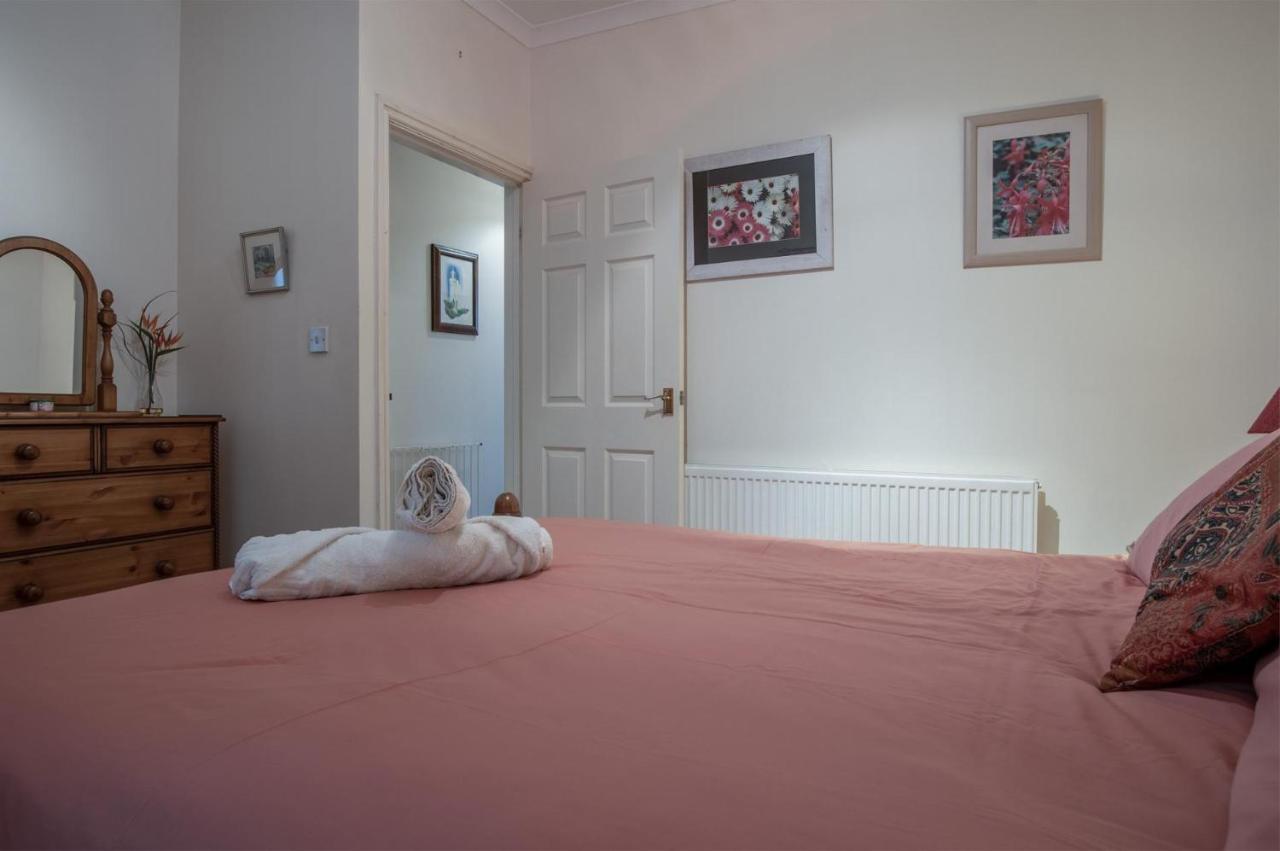 Arcadia - 1 Bedroom Apartment - Tenby Bagian luar foto